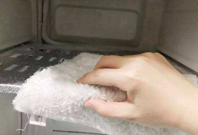 廣州奧克斯冰箱上門維修-怎么去除冰箱異味？冰箱除臭有效方法