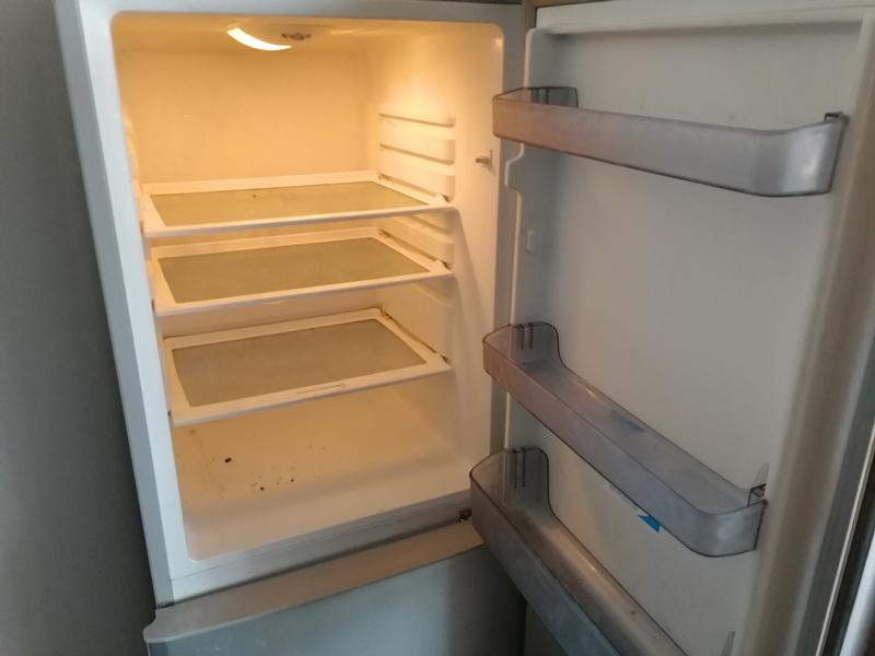 珠海愛芭冰箱維修熱線電話-冰箱里的異味怎么辦？怎么樣快速去除冰箱里的異味