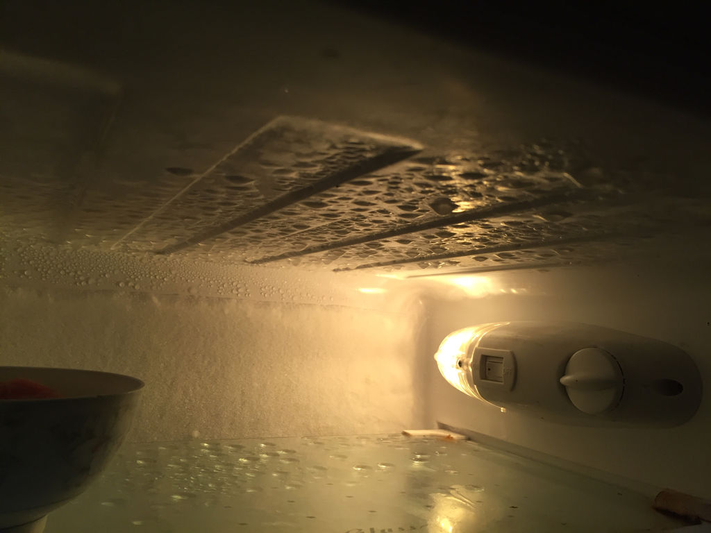 連云港海爾冰箱維修哪家好-冰箱里面有水是什么原因？冰箱里存水是怎么一回事