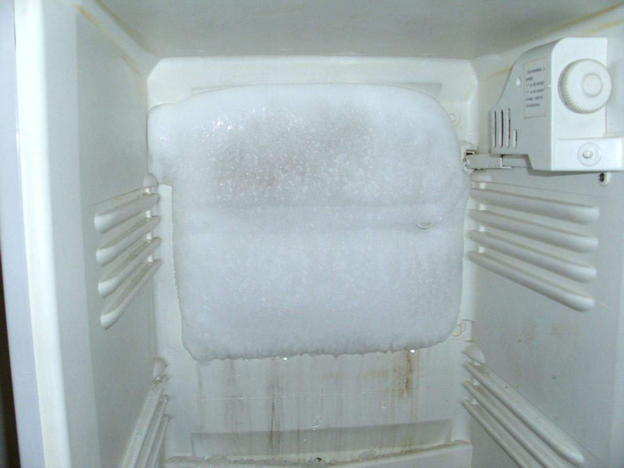 冰箱冷藏室结冰是什么原因？这些细节要了解清楚