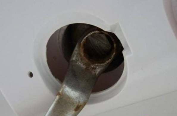电热水器水垢清理方法，把这几个难点处理就行了
