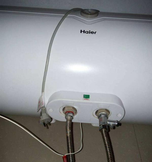 热水器出水管漏水怎么办？热水器出水口根部漏水