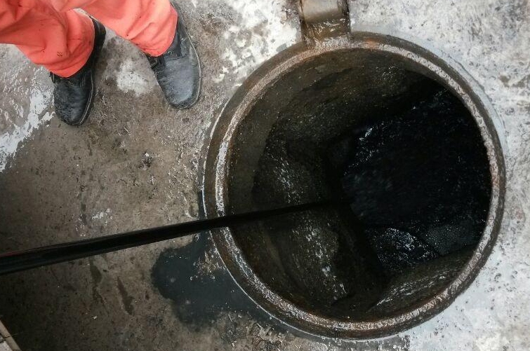 上海管道疏通-怎么软化堵住马桶的屎 自已疏通马桶窍门