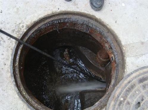广州管道疏通-马桶水箱一直流水怎么办？老师傅告诉你实用的检修方法